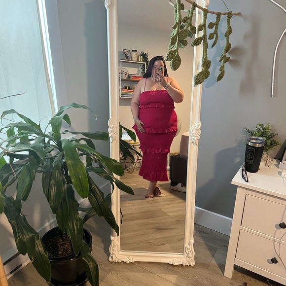 Pink Ruffled Midi Dress - Picture 3 of 3